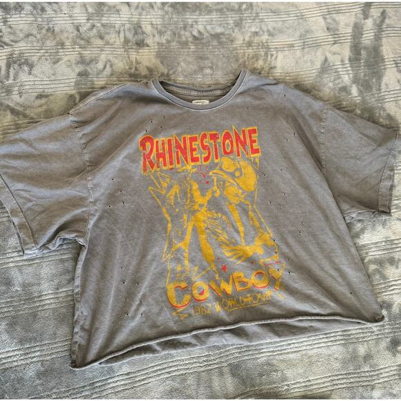 Country Deep Tops - Rhinestone Cowboy 1982 Cropped Oversized Distressed Graphic T Shirt Women Medium